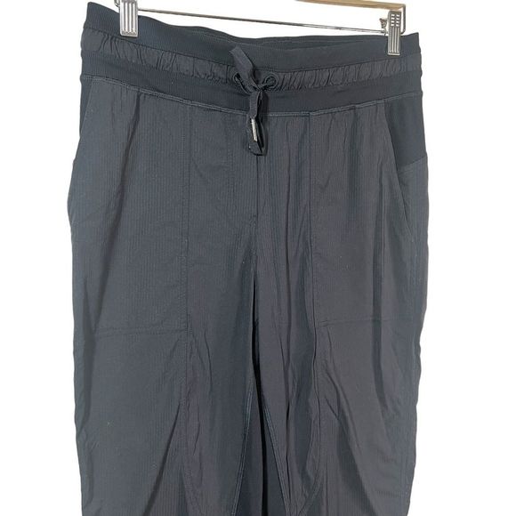 Lululemon Athletica Women’s Black On The Fly Drawstring Capri Pants Size 10 - Picture 7 of 11